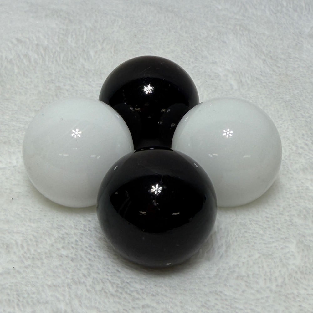 Abalone Game Replacement Marbles 2 Black and 2 White‎